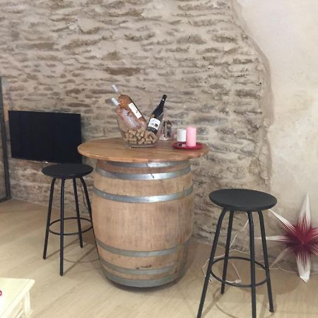 Chambre de charme avec plein d authenticité du 13 ème siècle. 40m² Châteauneuf-du-Pape Exterior foto